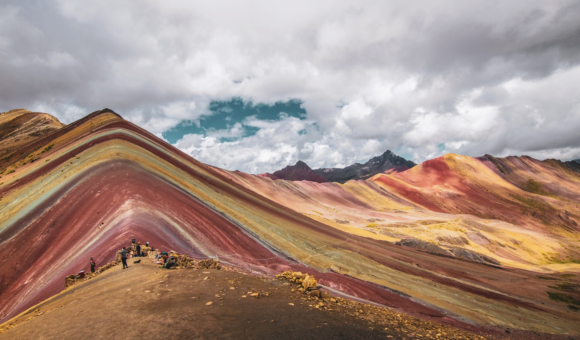 Cusco, montaña arco iris o 7 colores del todo el día